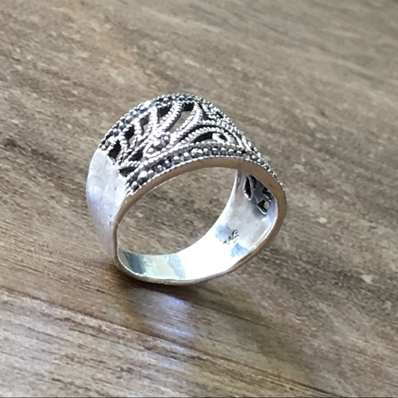 .925 Sterling Silver and Marcasite Ring - Picture 3 of 8